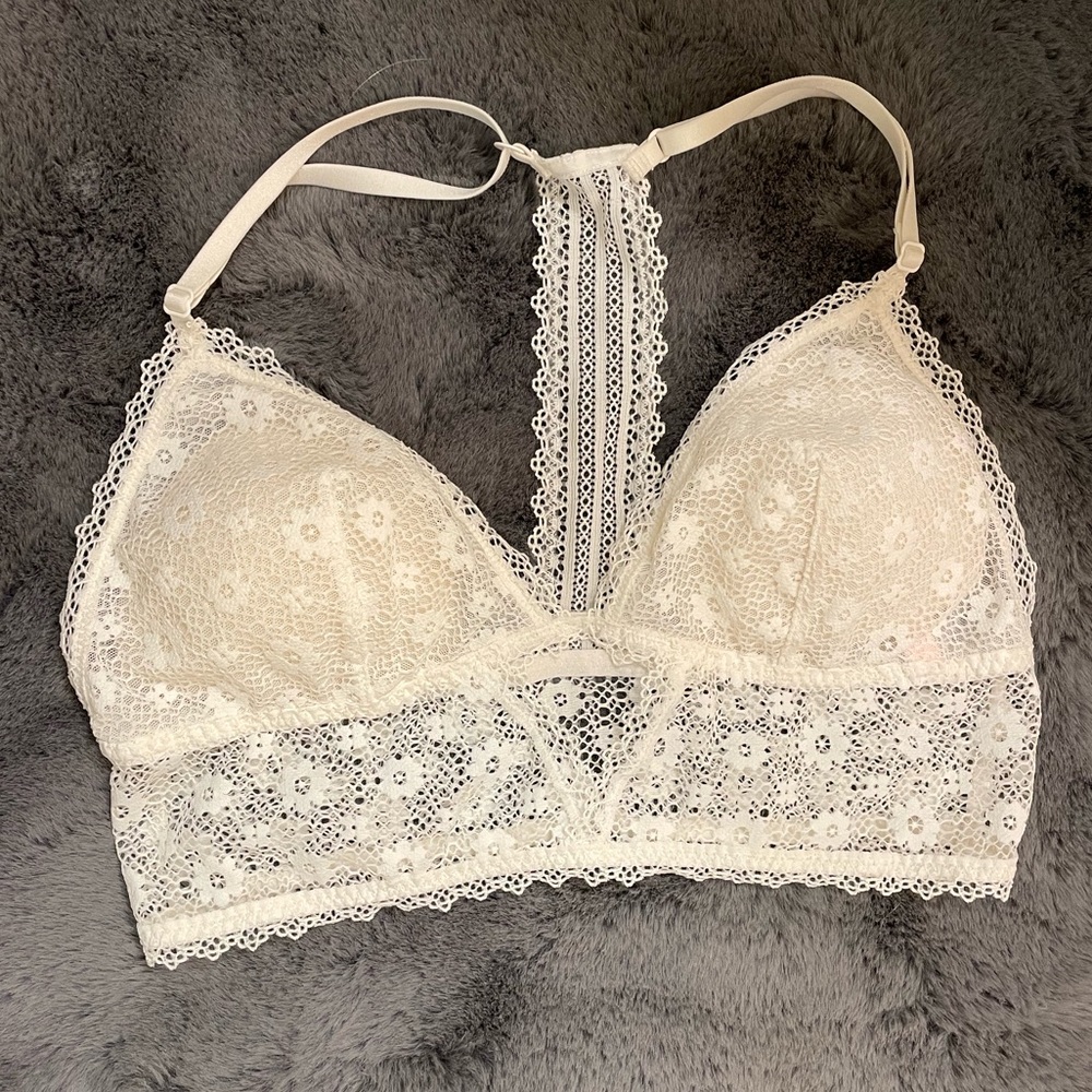 VICTORIA SECRET LACE BRA